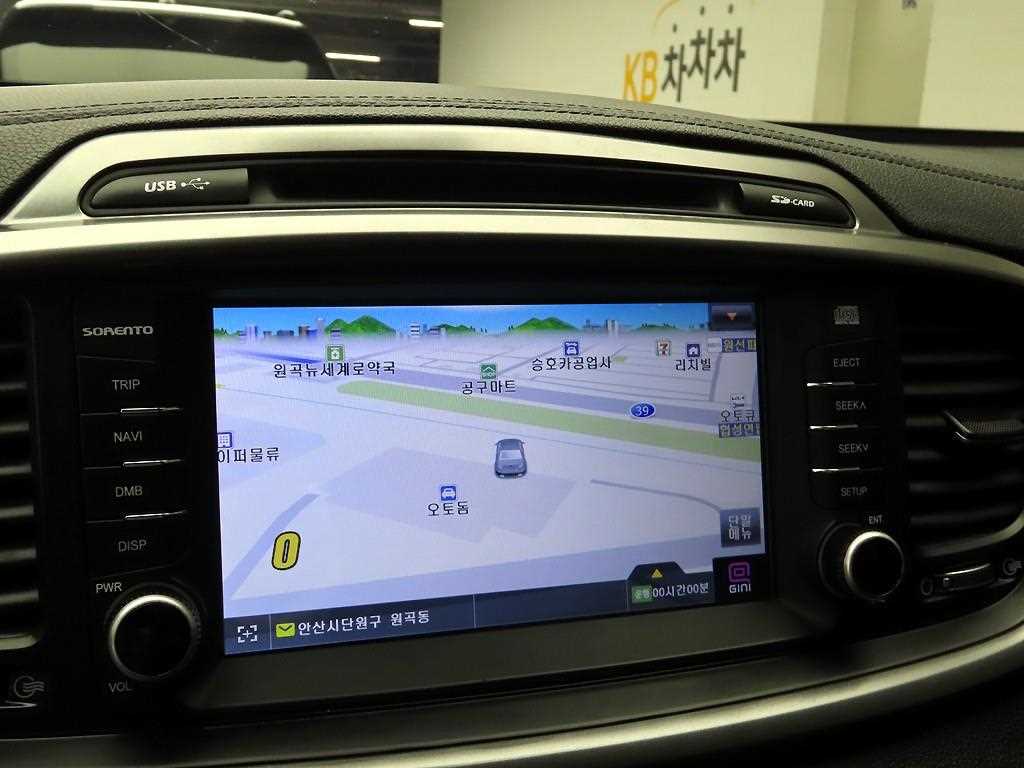 KIA Sorento - Vista 8