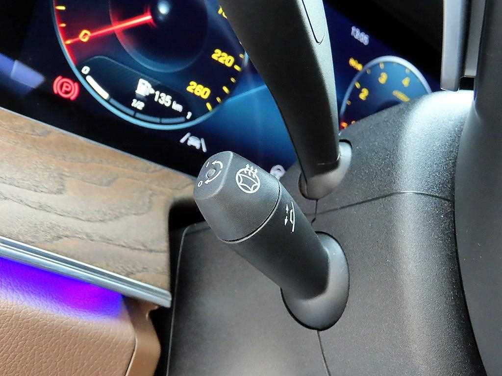 Mercedes Benz E class - Vista 12