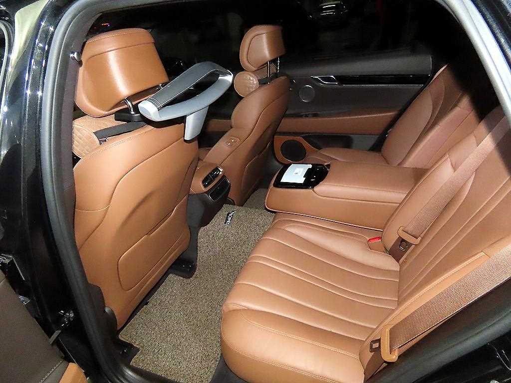 Genesis G80 - Vista 7