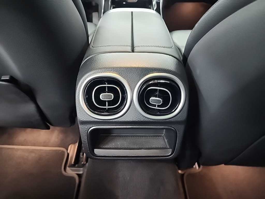 Mercedes Benz C Class 2022 Plateado - Importación desde Corea - HF Imports Iquique - Foto 13