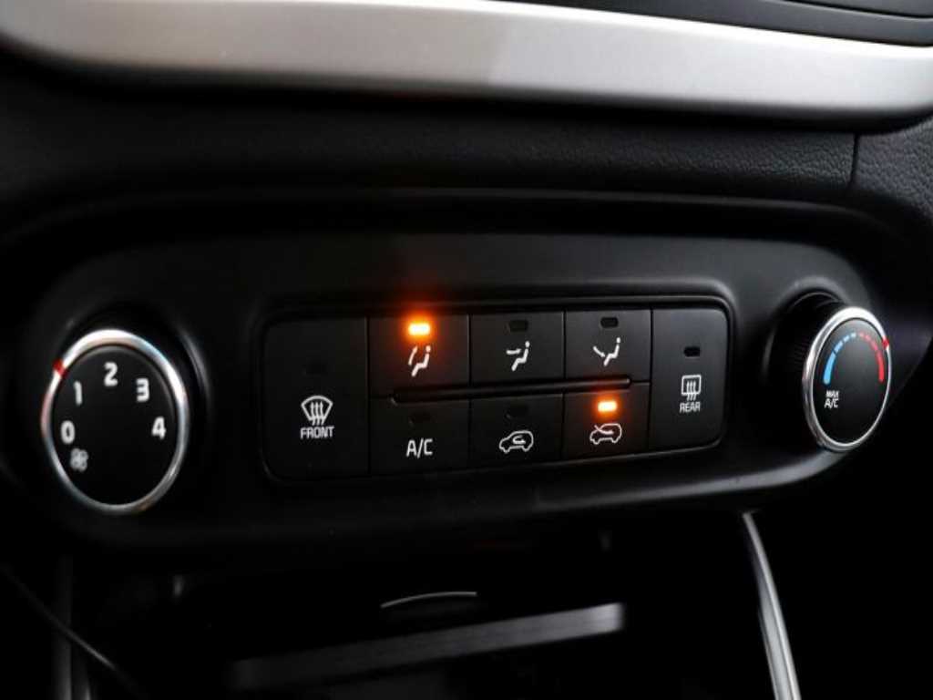 KIA Carens - Vista 12