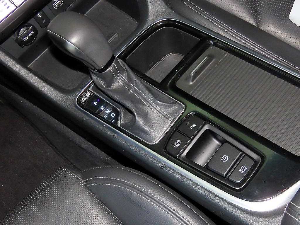 HYUNDAI Sonata - Vista 12