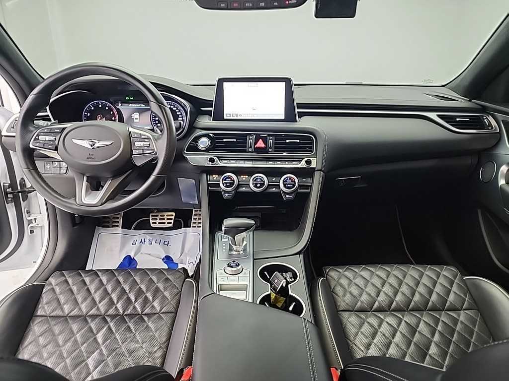 Genesis G70 - Vista 7