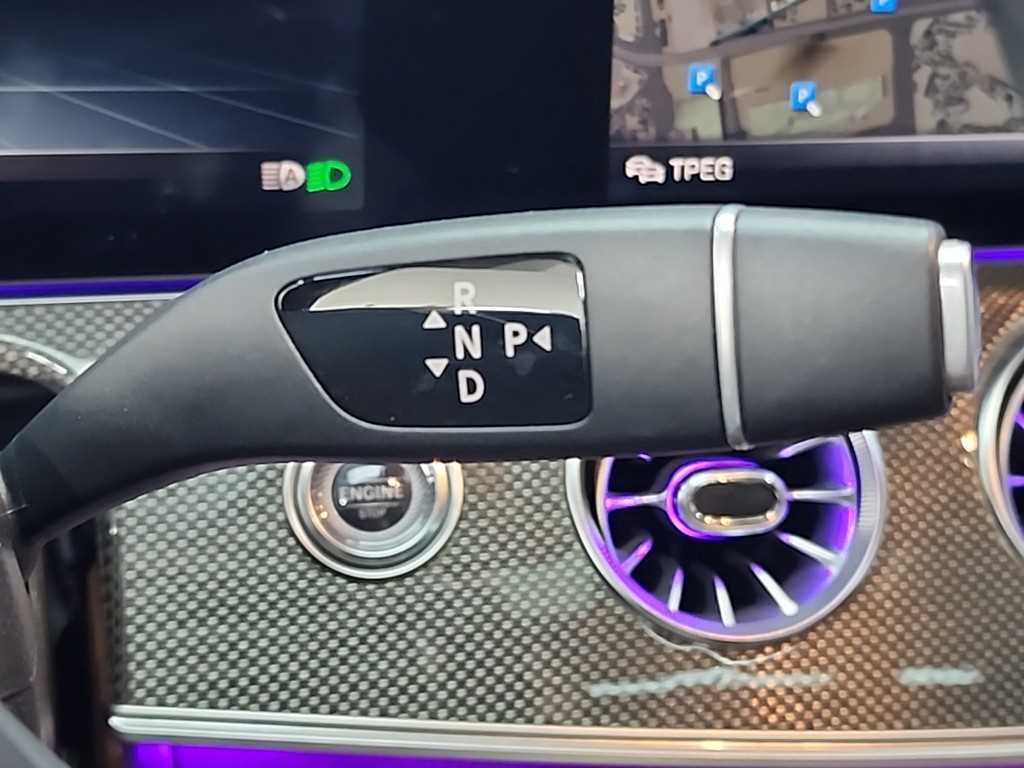 Mercedes Benz E class - Vista 8