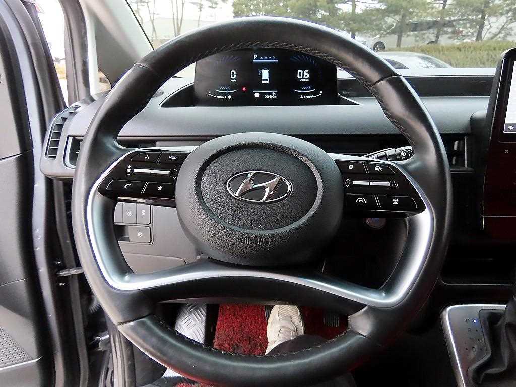 HYUNDAI Staria - Vista 8