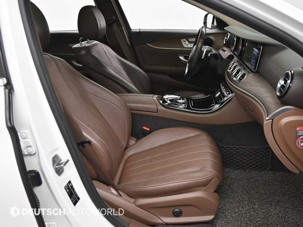 Mercedes Benz E class - Vista 10