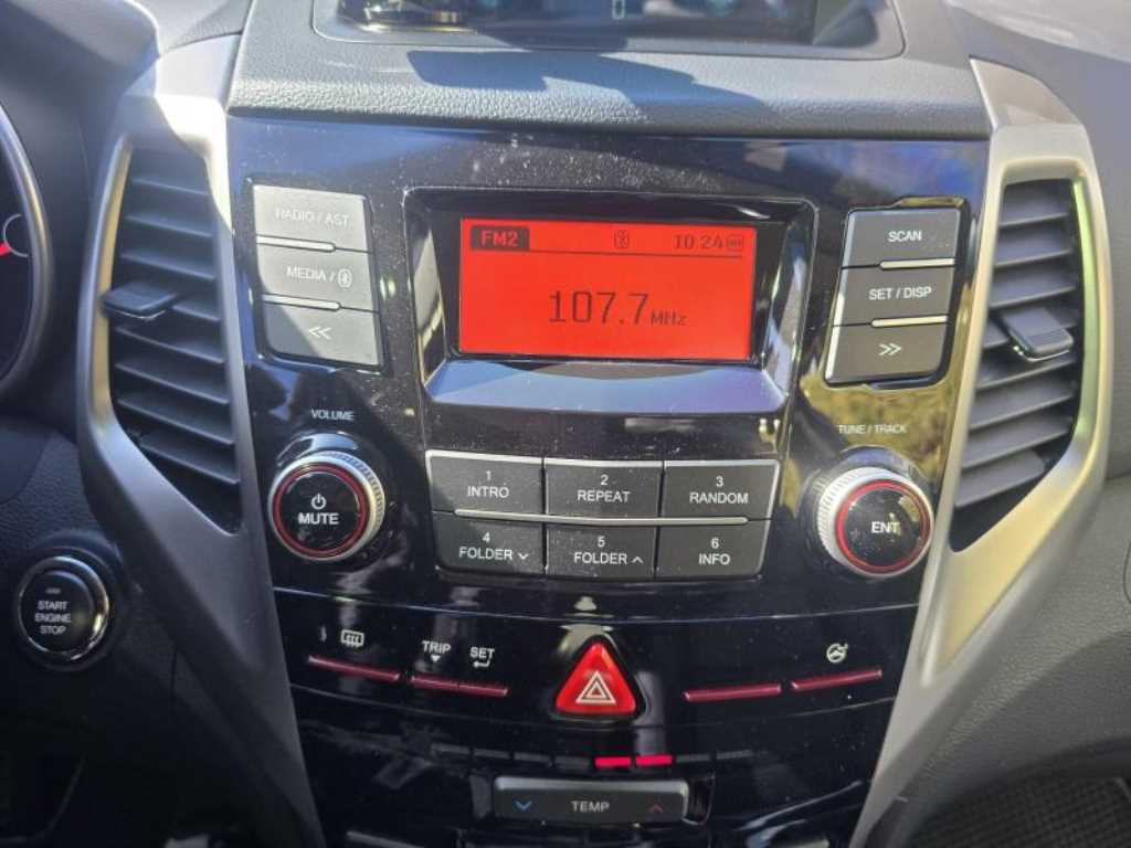 Ssangyong Tivoli 2016 Azul - Importación desde Corea - HF Imports Iquique - Foto 13