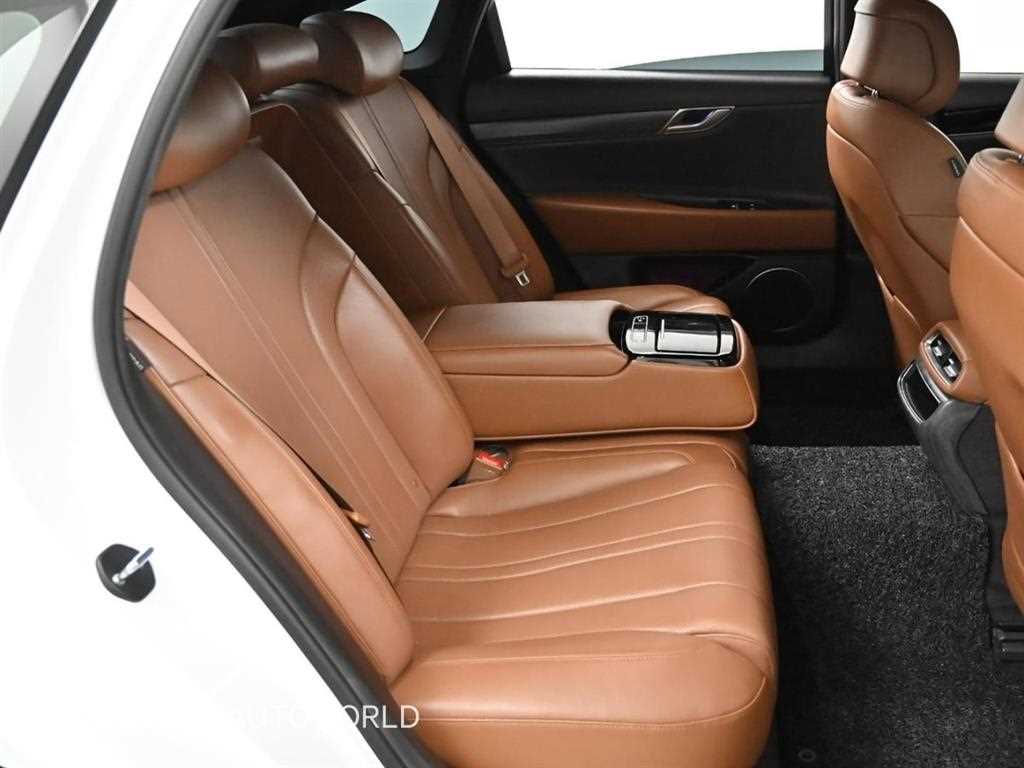 Genesis G80 - Vista 12