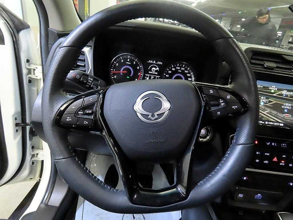 Ssangyong Tivoli - Vista 8