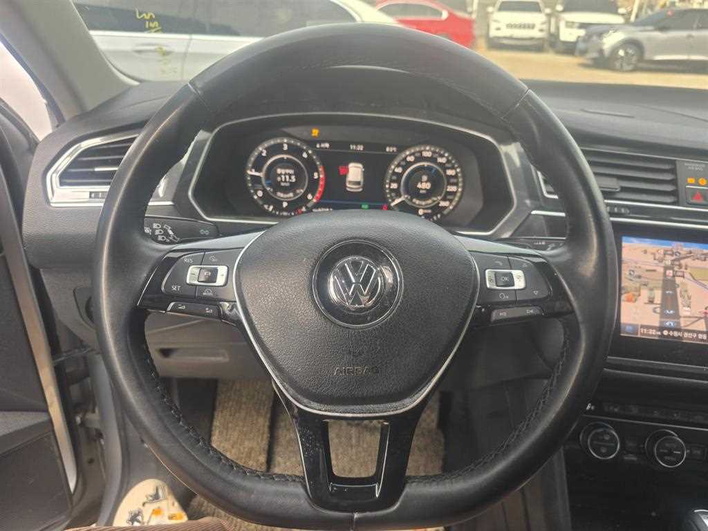 Volkswagen Tiguan 2018 Plateado - Importación desde Corea - HF Imports Iquique - Foto 15
