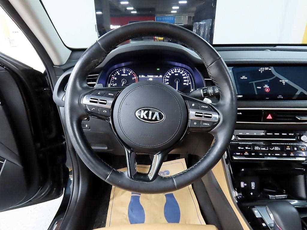 KIA K7 - Vista 9