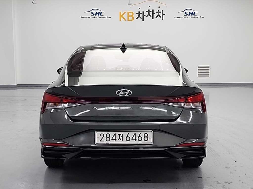 HYUNDAI Avante - Vista 3