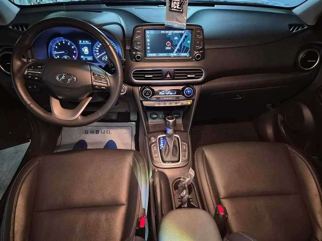 HYUNDAI Kona - Vista 10
