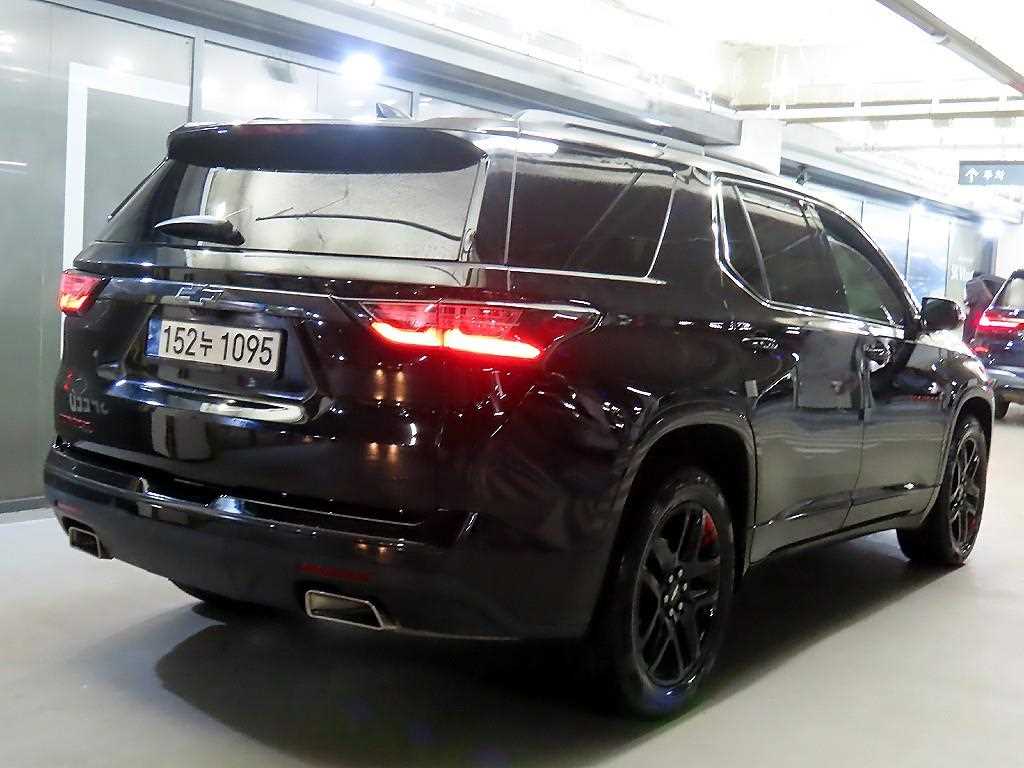 Chevrolet Travers - Vista 4