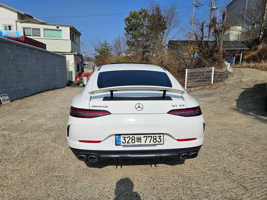 Mercedes Benz AMG GT - Vista 4