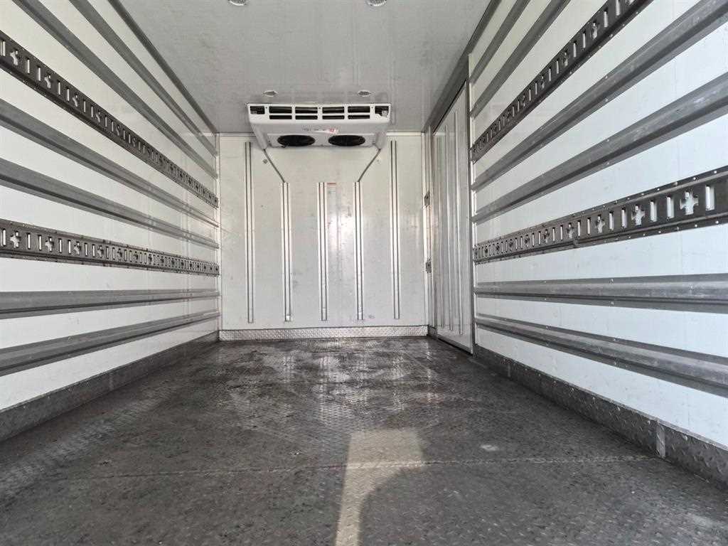 medium and large cargo truck - Vista 4