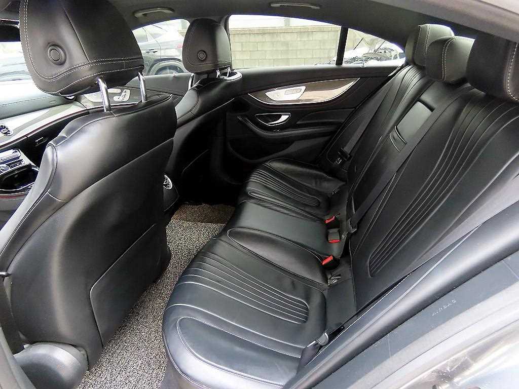 Mercedes Benz CLS Class - Vista 6