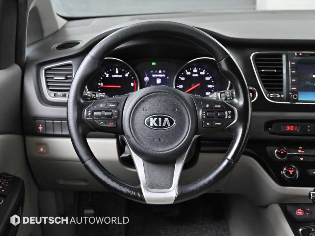 KIA Carnival 2016 Blanco - Importación desde Corea - HF Imports Iquique - Foto 13