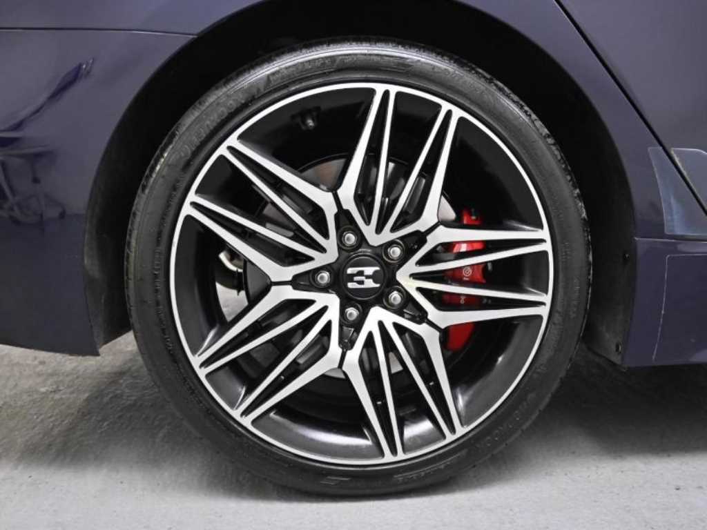 KIA Stinger - Vista 5