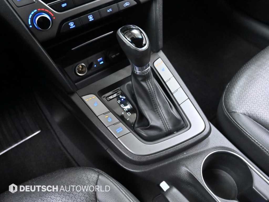 HYUNDAI Avante - Vista 9