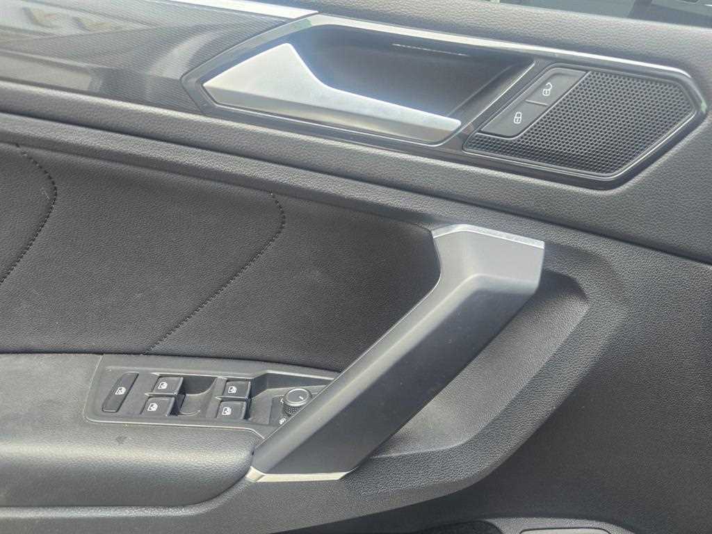 Volkswagen Tiguan 2018 Plateado - Importación desde Corea - HF Imports Iquique - Foto 16