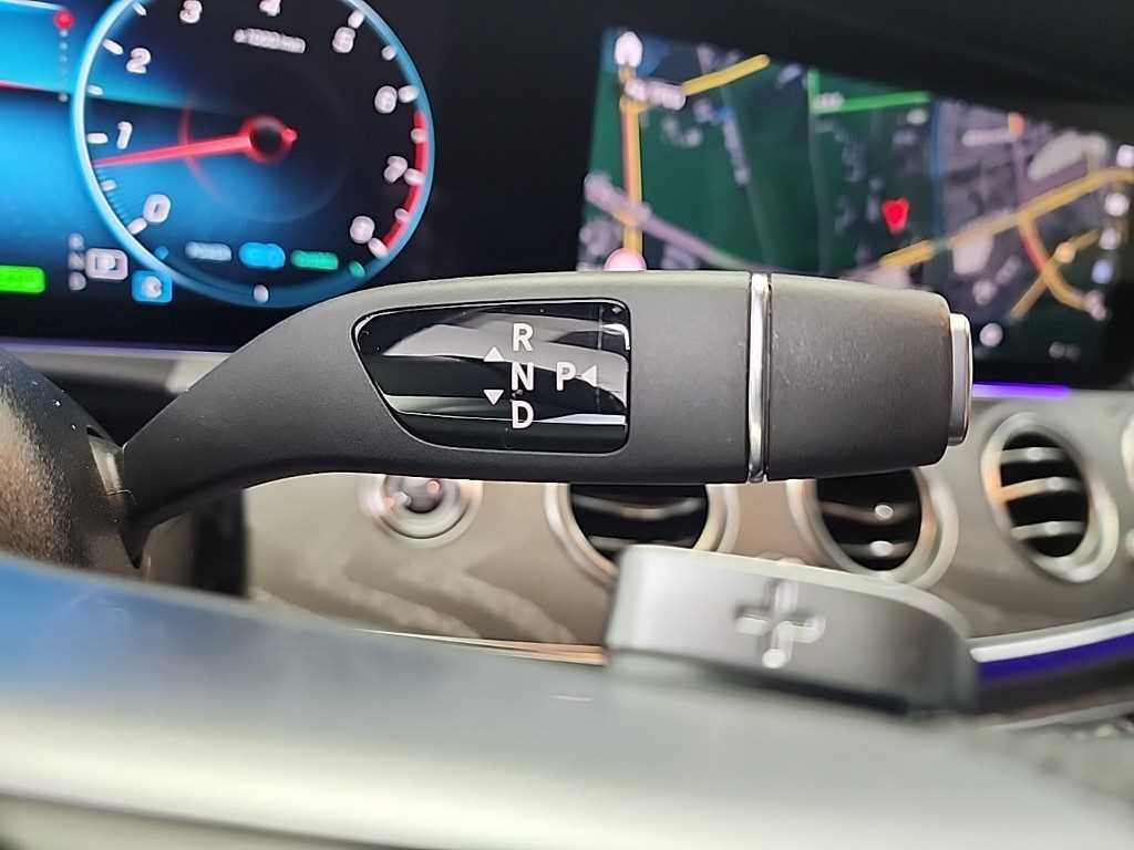 Mercedes Benz E class - Vista 8