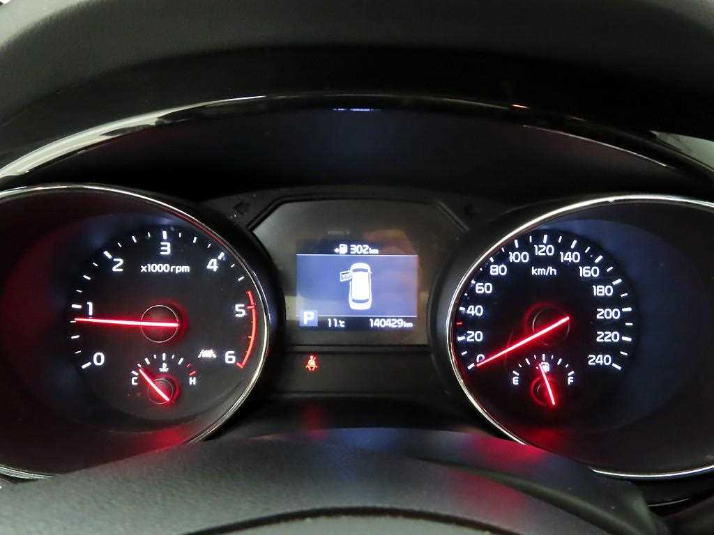 KIA Carnival - Vista 5