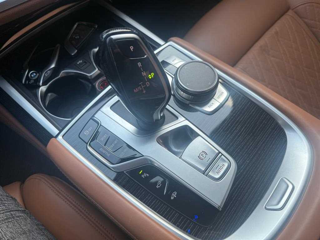 BMW 7 Series - Vista 5