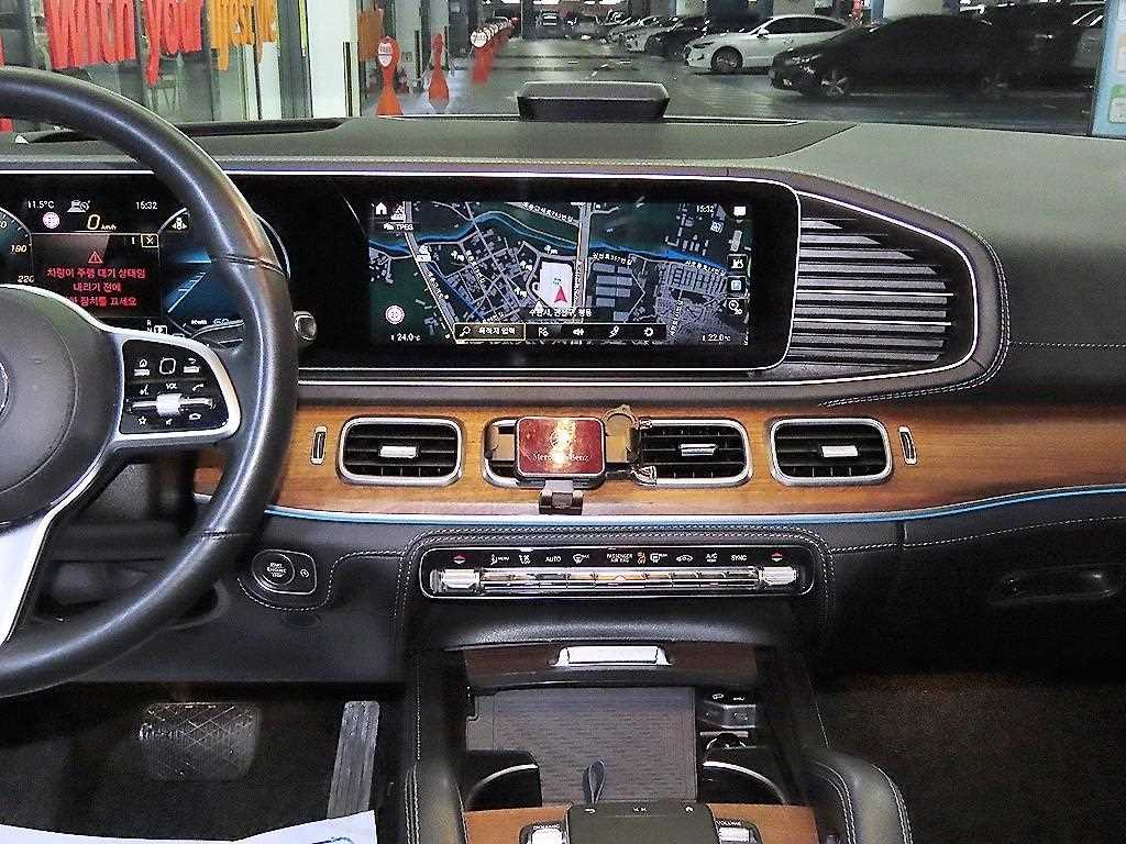 Mercedes Benz GLE Class - Vista 11