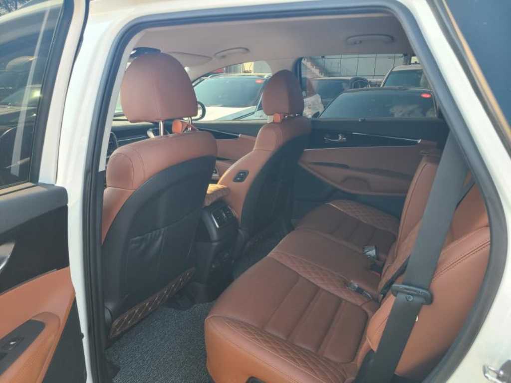 KIA Sorento - Vista 7