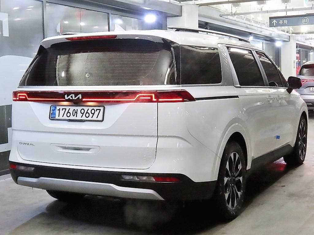 KIA Carnival - Vista 4
