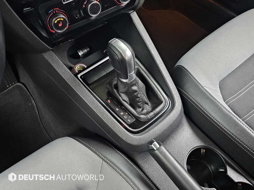 Volkswagen Jetta - Vista 9