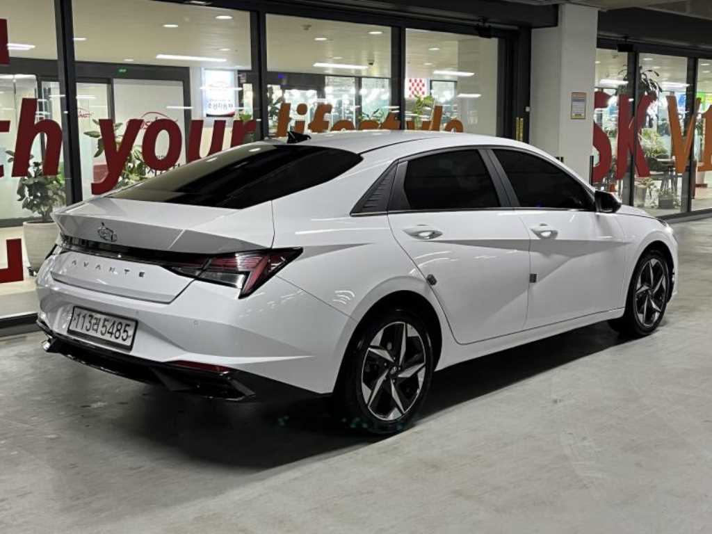 HYUNDAI Avante - Vista 4