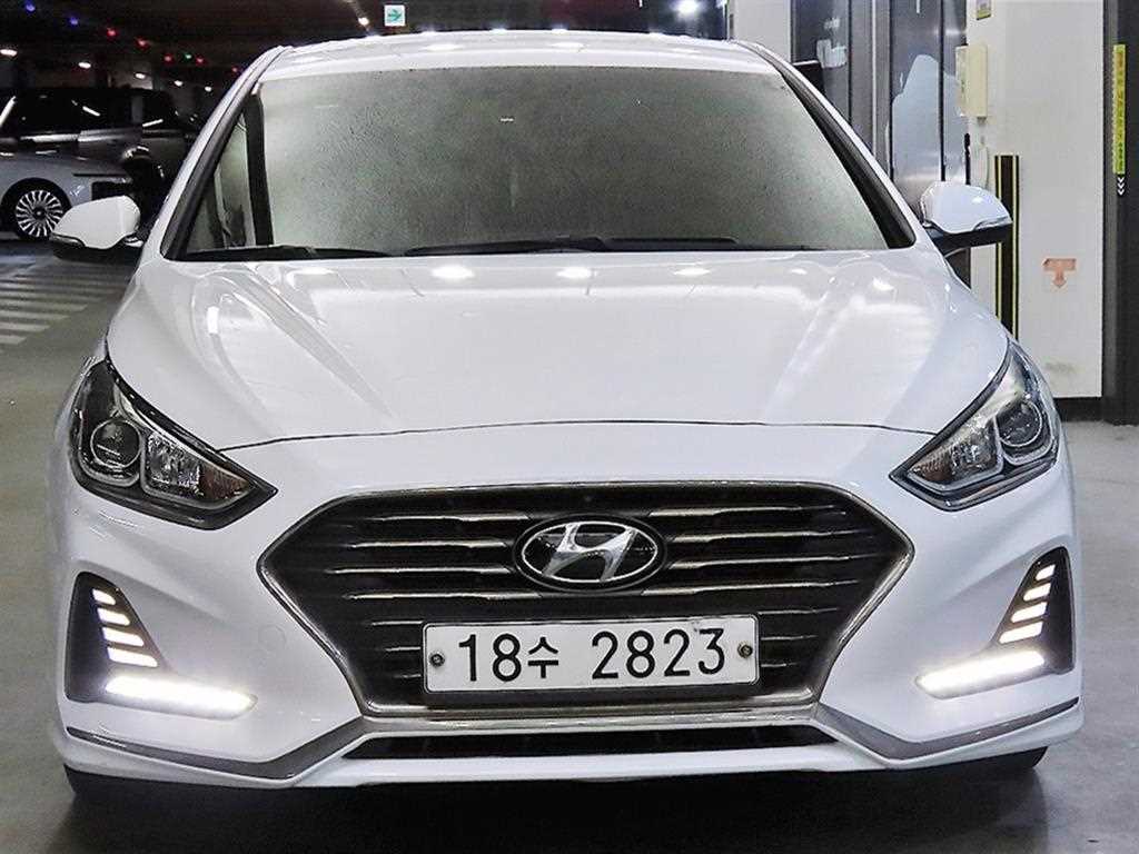 HYUNDAI Sonata - Vista 2