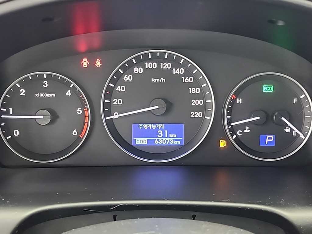 HYUNDAI Starex - Vista 6