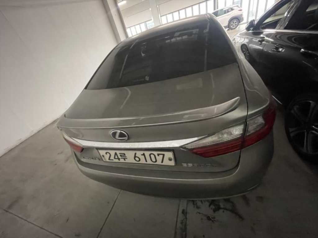 Lexus ES - Vista 5