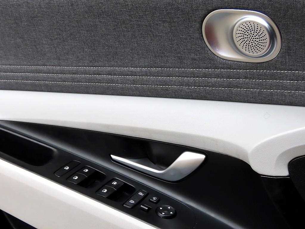 HYUNDAI Avante - Vista 11