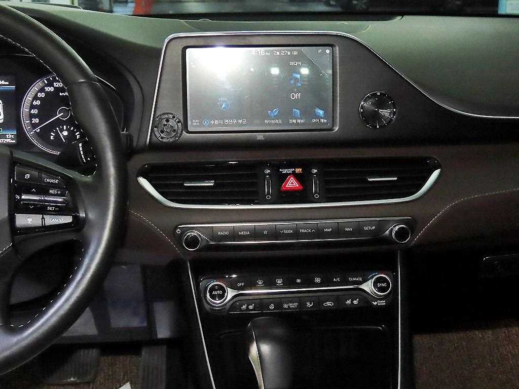 HYUNDAI Grandeur - Vista 11