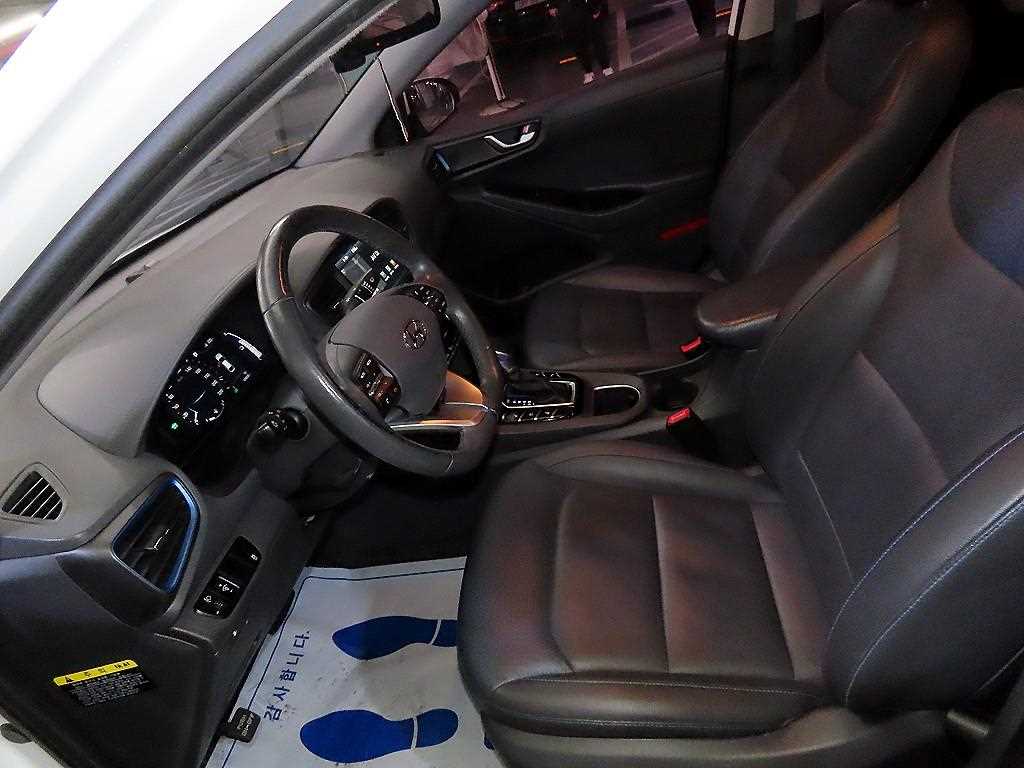 HYUNDAI Ioniq - Vista 6