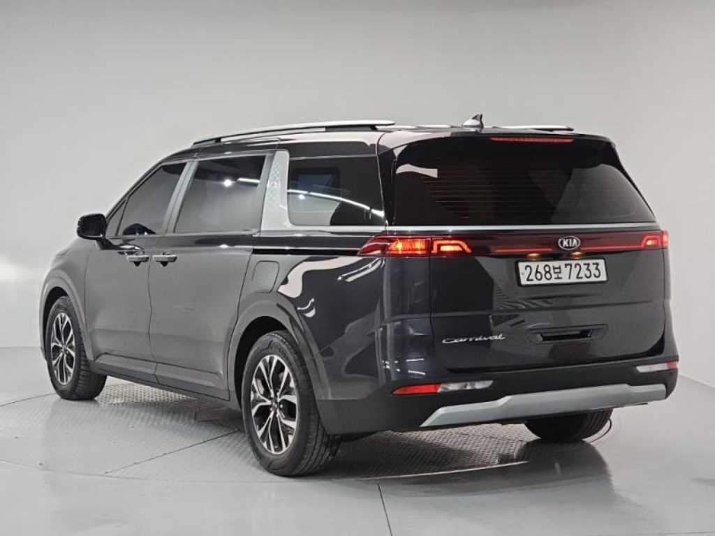 KIA Carnival - Vista 5