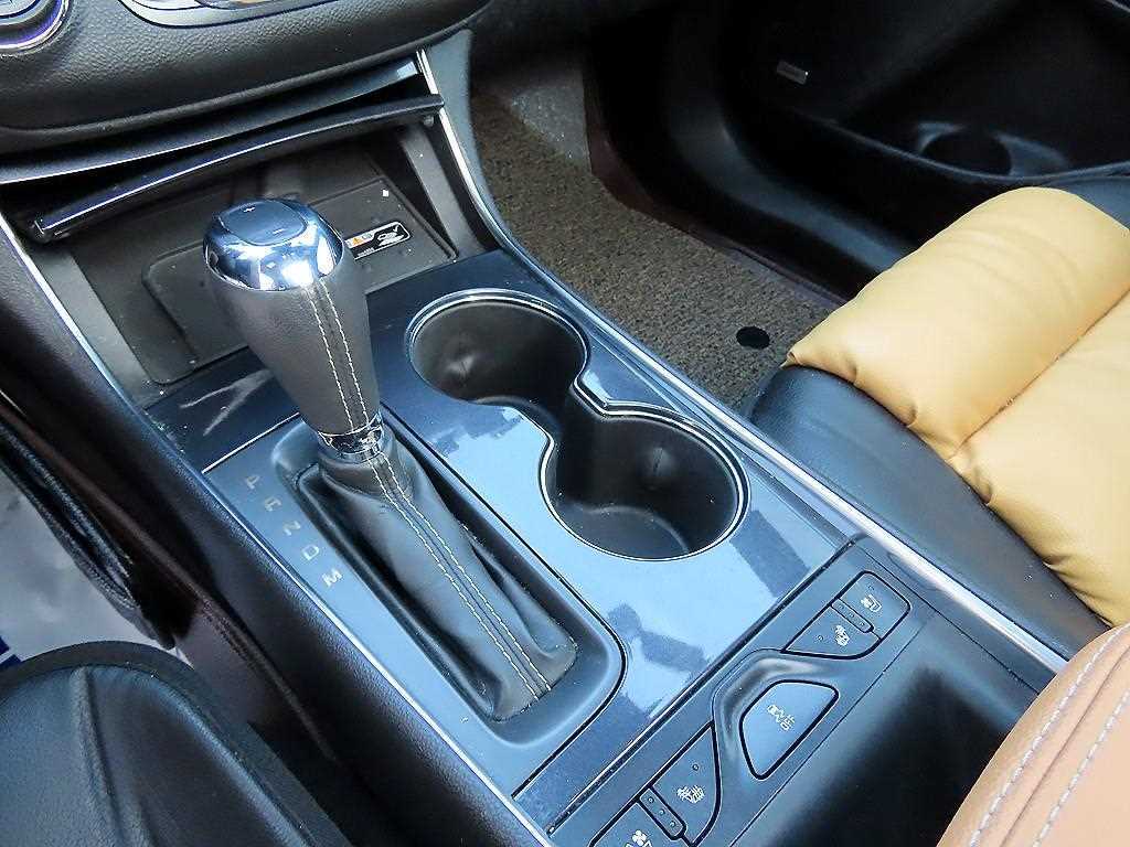 Chevrolet Impala - Vista 10