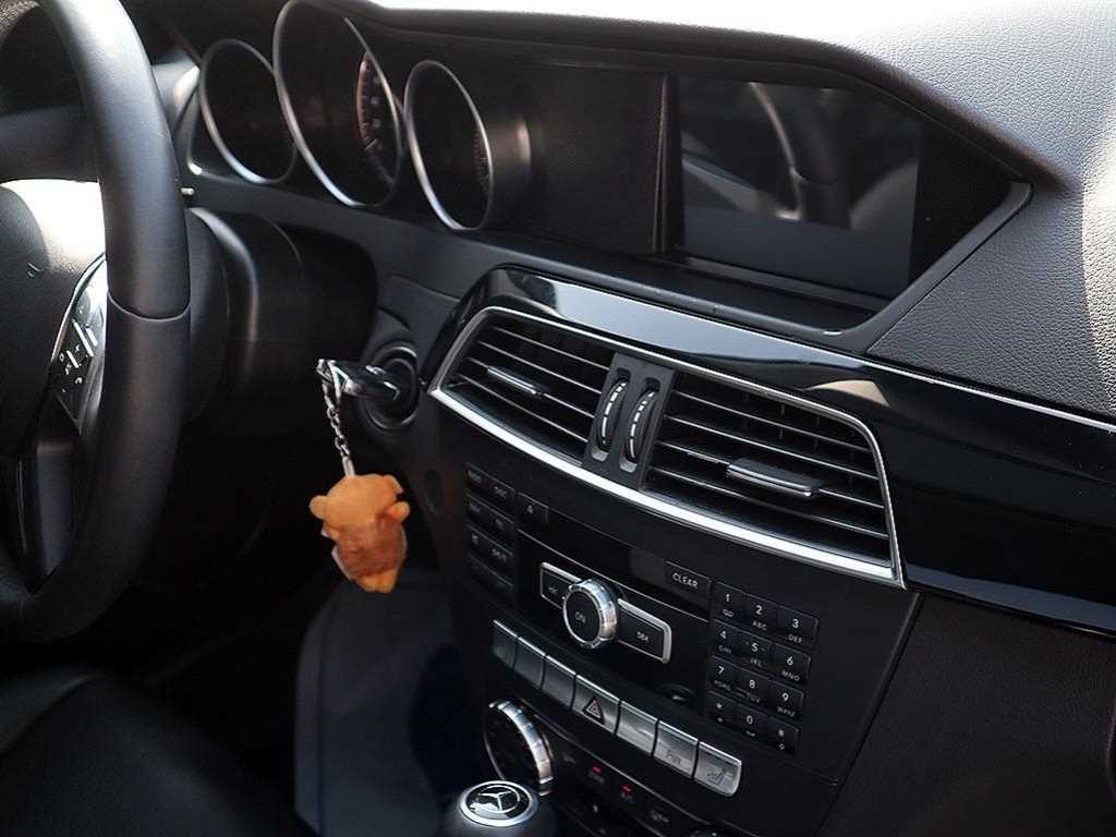 Mercedes Benz C Class - Vista 11