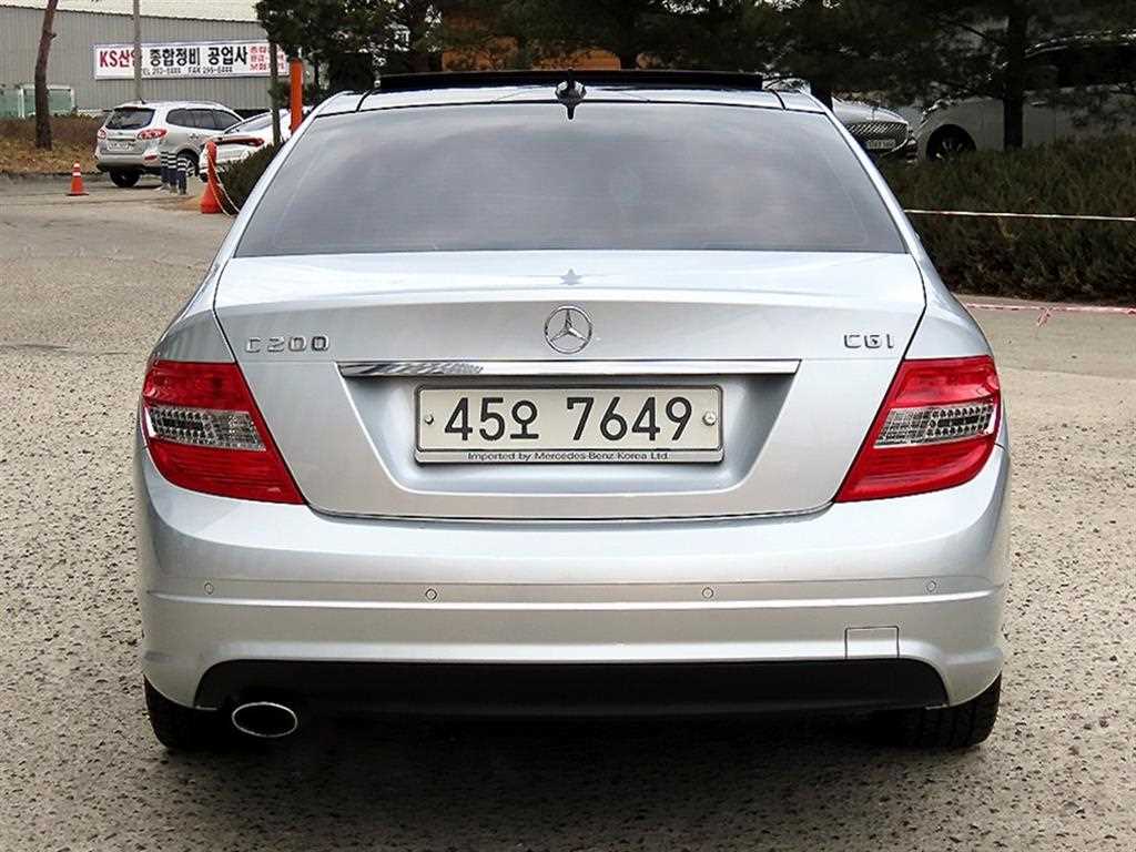 Mercedes Benz C Class - Vista 4