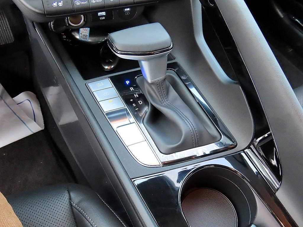 HYUNDAI Avante - Vista 10