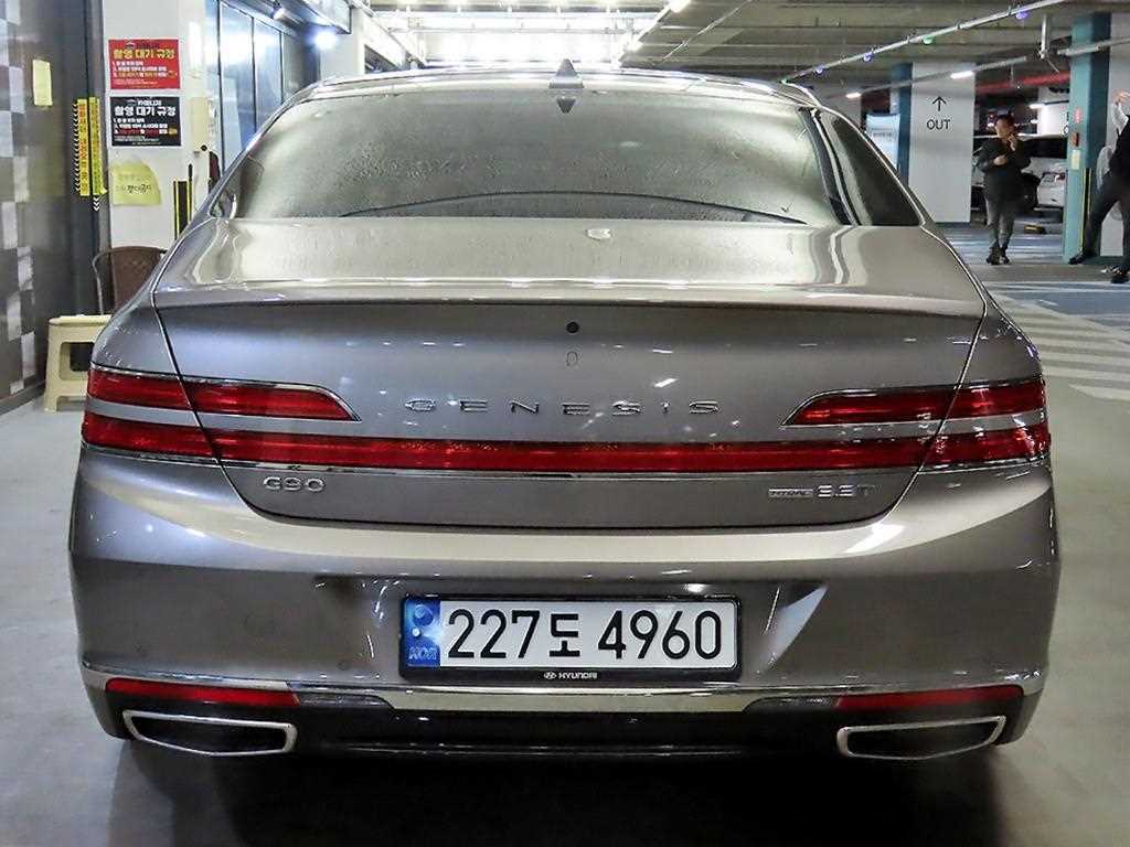 Genesis G90 - Vista 5