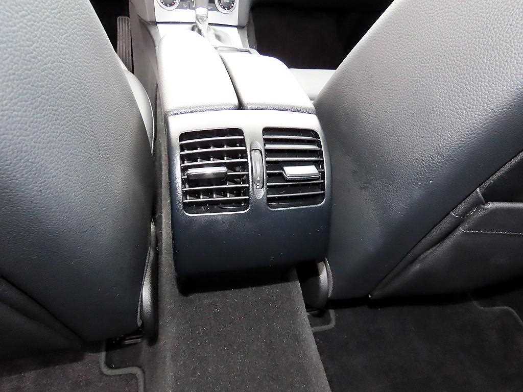 Mercedes Benz C Class 2010 Plateado - Importación desde Corea - HF Imports Iquique - Foto 17