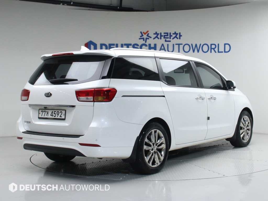 KIA Carnival - Vista 2