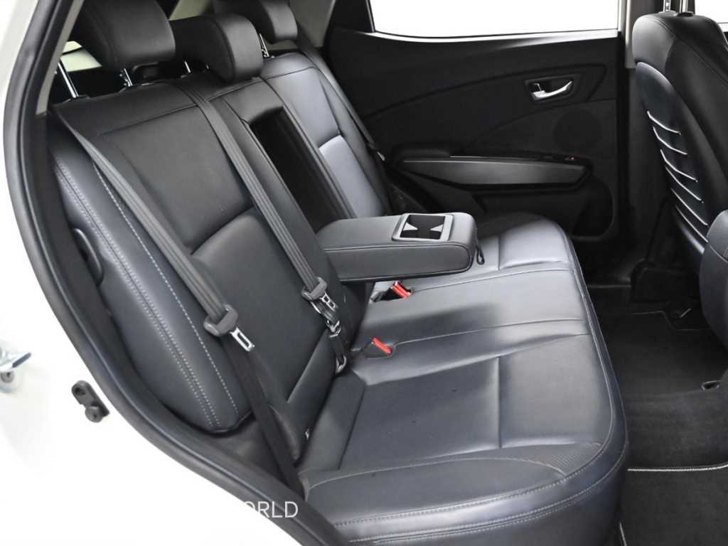 Ssangyong Tivoli - Vista 12