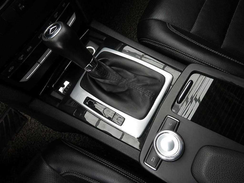 Mercedes Benz E class 2011 Plateado - Importación desde Corea - HF Imports Iquique - Foto 16