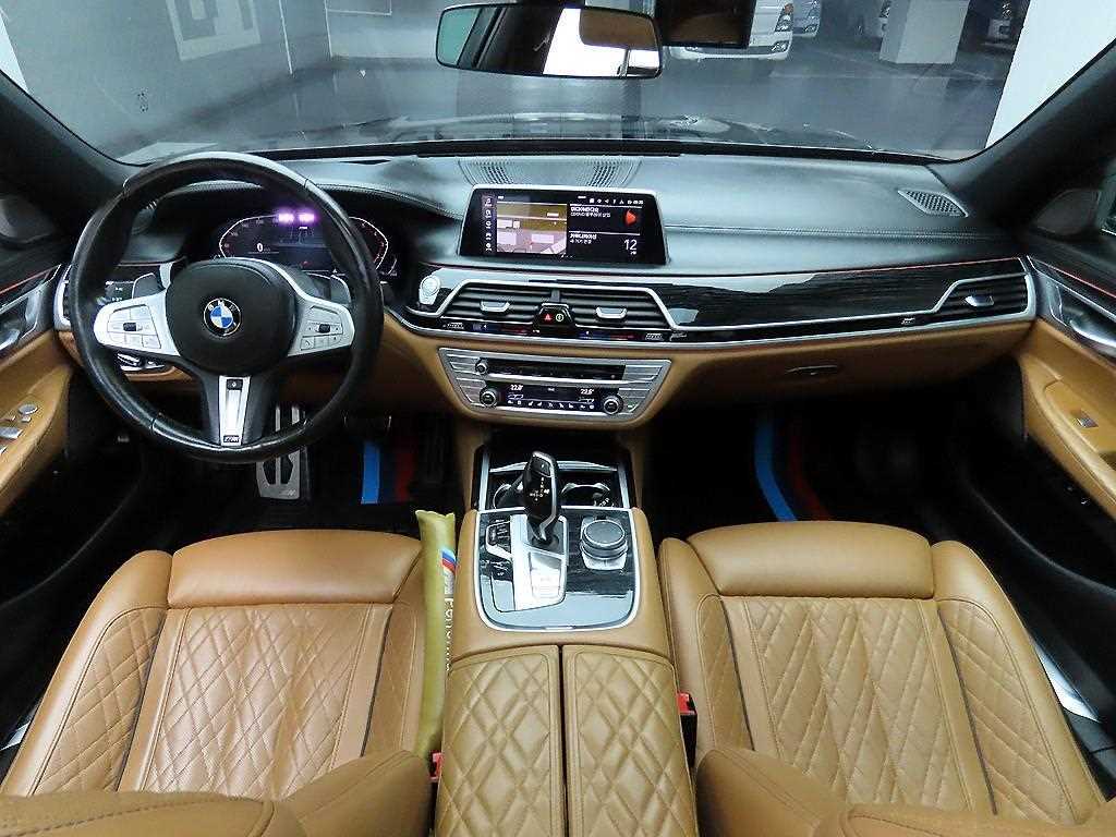 BMW 7 Series - Vista 8